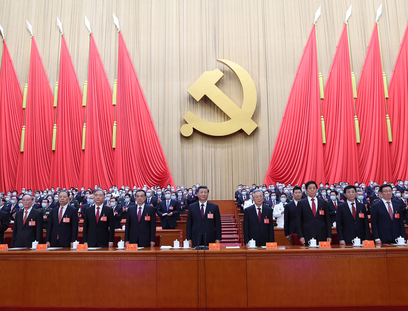 10月22日，中國共產(chǎn)黨第二十次全國代表大會在北京人民大會堂勝利閉幕。這是習近平、李克強、栗戰(zhàn)書、汪洋、王滬寧、趙樂際、韓正、王岐山、胡錦濤在主席臺上。.jpg
