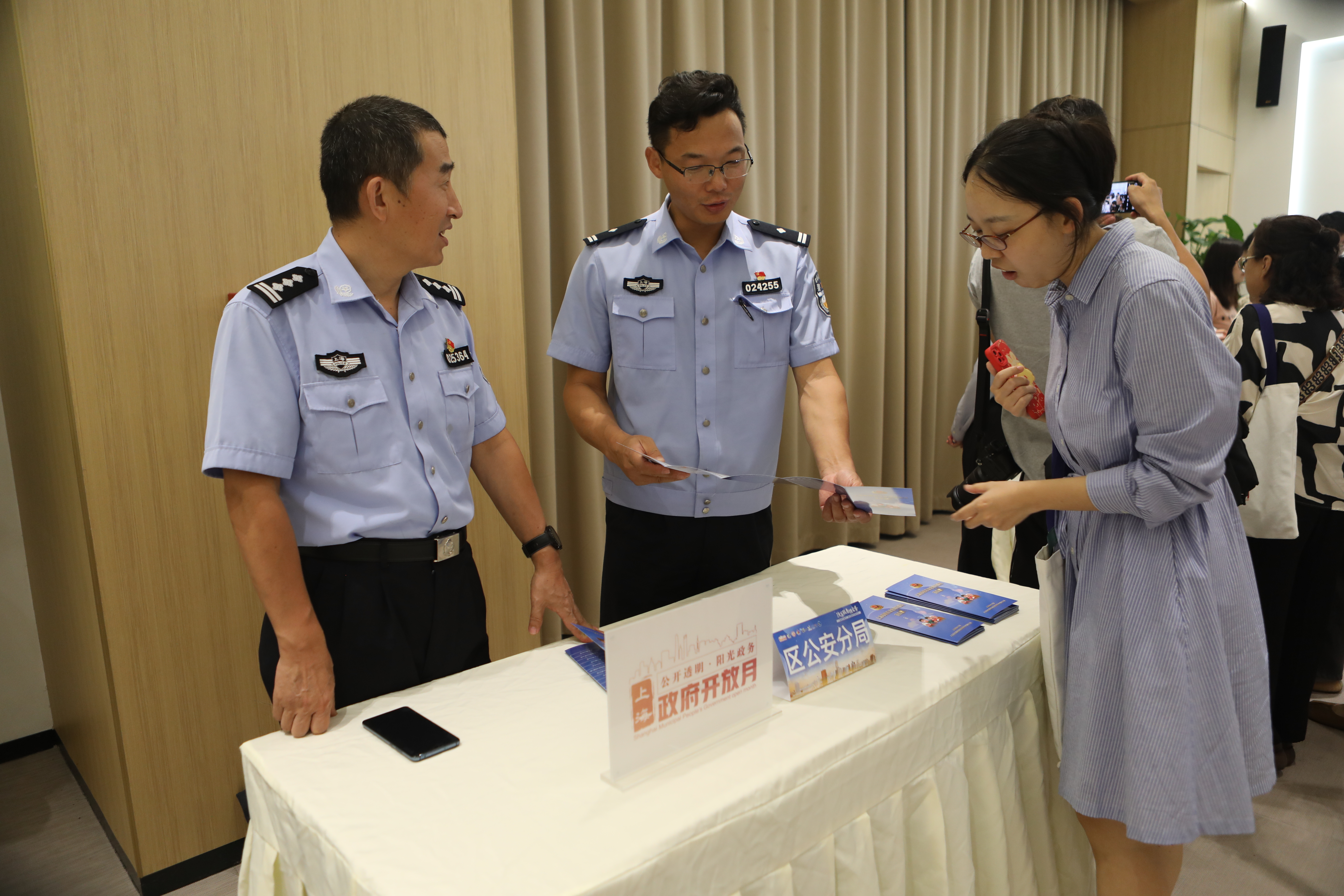 【聽】入場券被“秒光” 長寧這場政策“課堂”有何魅力？4.jpg