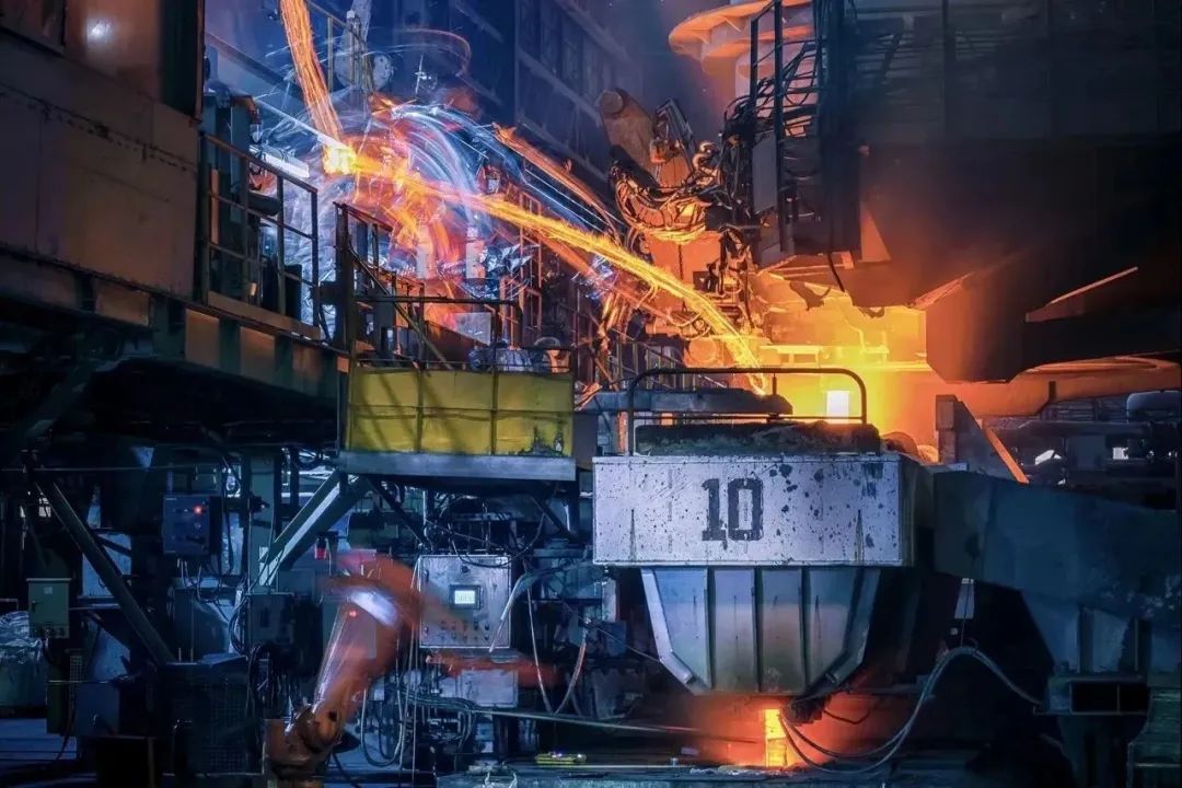 寶鋼寶山基地?zé)掍搹S3號連鑄機(jī)機(jī)器人  （劉繼鳴 攝）.jpeg