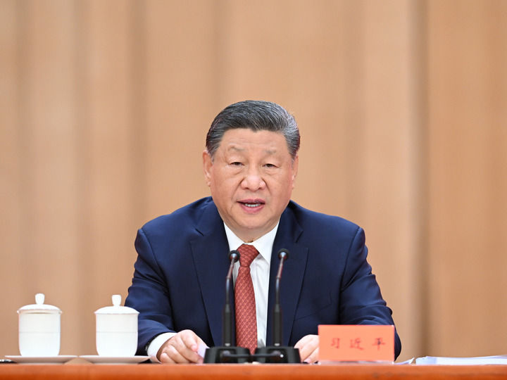 中共中央總書記、國(guó)家主席、中央軍委主席習(xí)近平出席大會(huì)并發(fā)表重要講話。新華社記者 燕雁 攝.jpg