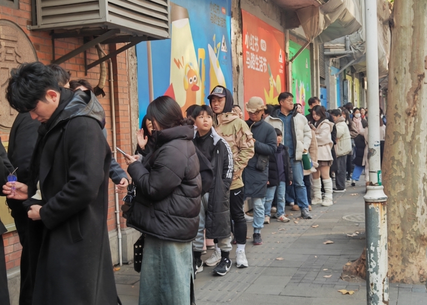 吃烤肉 看舊址 喝奶茶 遇繁華 免簽后韓國游客頻頻來上海打卡 周末“韓流”濃度高